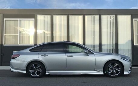 Toyota Crown, 2020 год, 3 300 000 рублей, 9 фотография