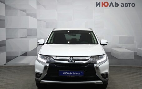 Mitsubishi Outlander III рестайлинг 3, 2017 год, 2 380 000 рублей, 2 фотография