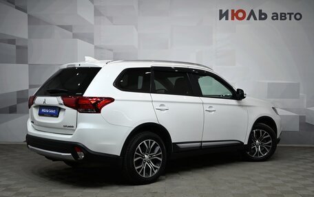 Mitsubishi Outlander III рестайлинг 3, 2017 год, 2 380 000 рублей, 9 фотография