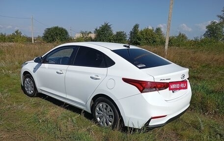 Hyundai Solaris II рестайлинг, 2018 год, 1 100 000 рублей, 2 фотография