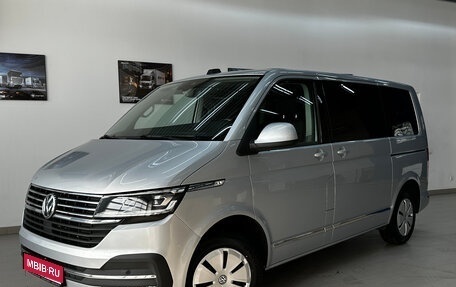 Volkswagen Caravelle T6 рестайлинг, 2021 год, 5 290 000 рублей, 1 фотография