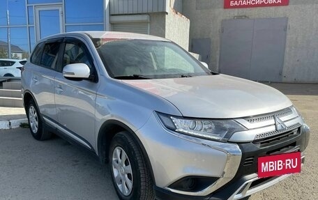 Mitsubishi Outlander III рестайлинг 3, 2021 год, 2 235 000 рублей, 3 фотография