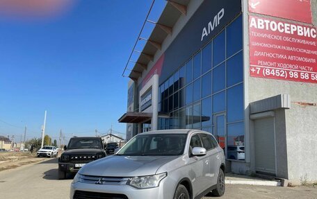 Mitsubishi Outlander III рестайлинг 3, 2014 год, 1 790 000 рублей, 8 фотография