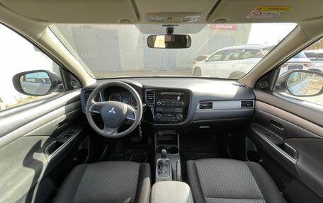 Mitsubishi Outlander III рестайлинг 3, 2014 год, 1 790 000 рублей, 12 фотография