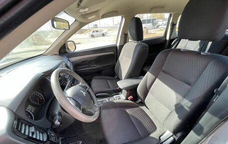 Mitsubishi Outlander III рестайлинг 3, 2014 год, 1 790 000 рублей, 11 фотография