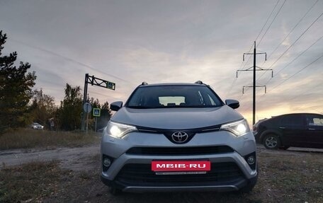 Toyota RAV4, 2019 год, 2 950 000 рублей, 2 фотография