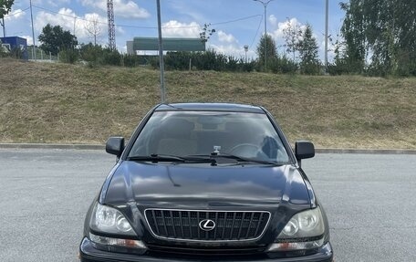 Lexus RX IV рестайлинг, 1999 год, 800 000 рублей, 3 фотография