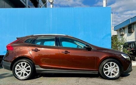 Volvo V40 II рестайлинг, 2018 год, 1 510 000 рублей, 6 фотография