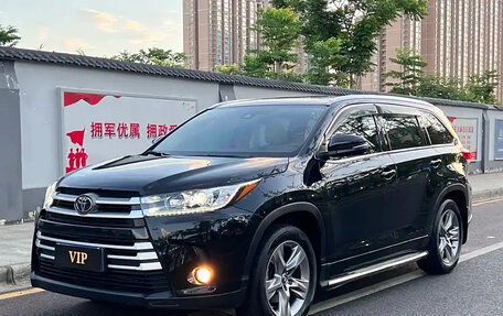 Toyota Highlander III, 2021 год, 3 280 000 рублей, 1 фотография