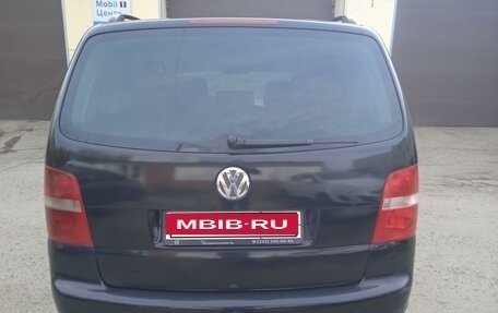 Volkswagen Touran III, 2004 год, 390 000 рублей, 2 фотография