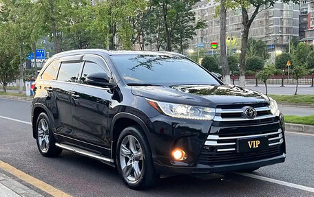 Toyota Highlander III, 2021 год, 3 280 000 рублей, 2 фотография