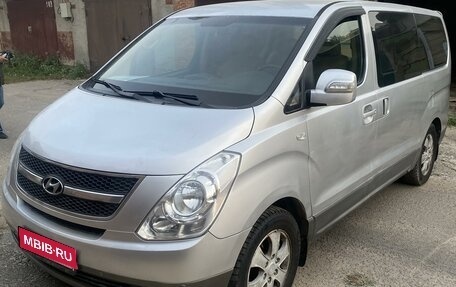 Hyundai Grand Starex Grand Starex I рестайлинг 2, 2009 год, 1 350 000 рублей, 1 фотография