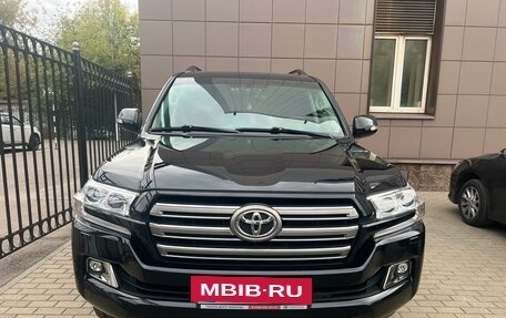 Toyota Land Cruiser 200, 2016 год, 6 300 000 рублей, 2 фотография