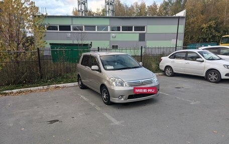 Toyota Raum II, 2003 год, 675 000 рублей, 3 фотография