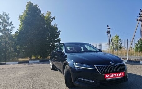 Skoda Superb III рестайлинг, 2019 год, 2 850 000 рублей, 2 фотография