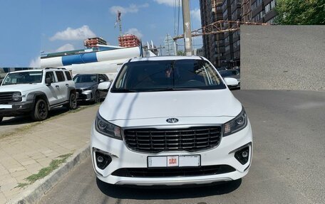 KIA Carnival III, 2018 год, 2 850 000 рублей, 2 фотография