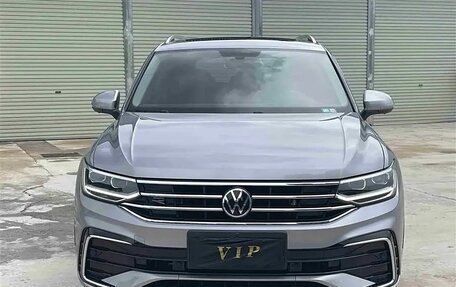 Volkswagen Tiguan II, 2021 год, 3 100 000 рублей, 2 фотография