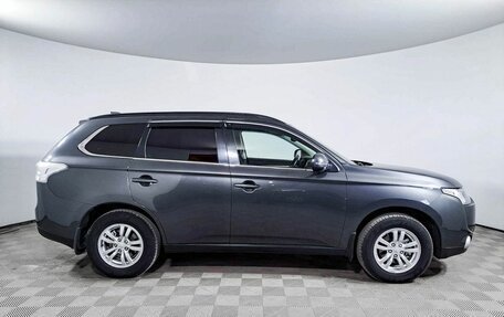 Mitsubishi Outlander III рестайлинг 3, 2013 год, 1 652 500 рублей, 4 фотография