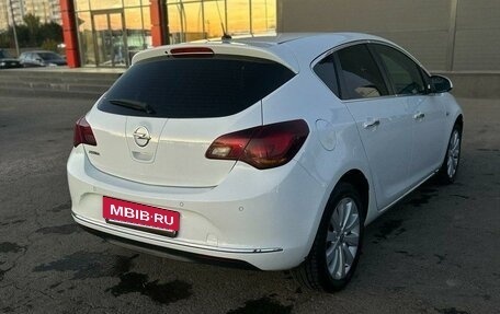 Opel Astra J, 2013 год, 720 000 рублей, 3 фотография