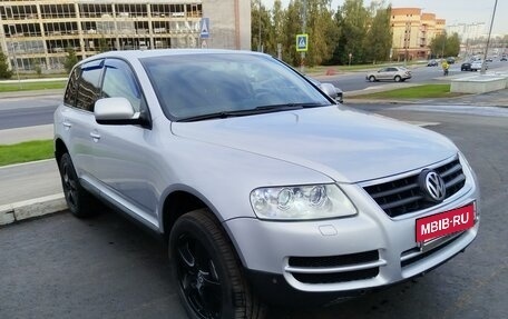 Volkswagen Touareg III, 2003 год, 865 000 рублей, 3 фотография