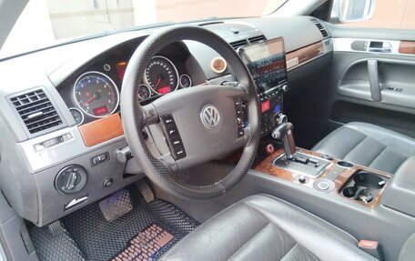 Volkswagen Touareg III, 2003 год, 865 000 рублей, 9 фотография