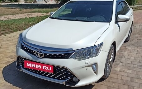 Toyota Camry, 2017 год, 2 700 000 рублей, 3 фотография