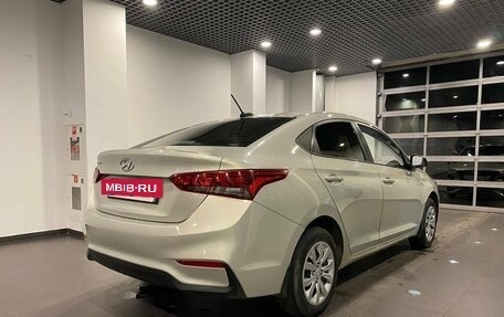 Hyundai Solaris II рестайлинг, 2018 год, 1 180 000 рублей, 3 фотография