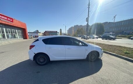 Opel Astra J, 2013 год, 3 фотография