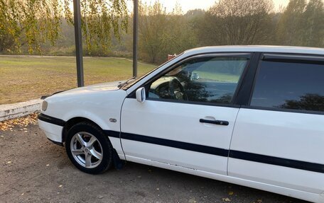 Volkswagen Passat B4, 1994 год, 300 000 рублей, 2 фотография