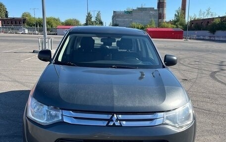 Mitsubishi Outlander III рестайлинг 3, 2014 год, 1 690 000 рублей, 1 фотография