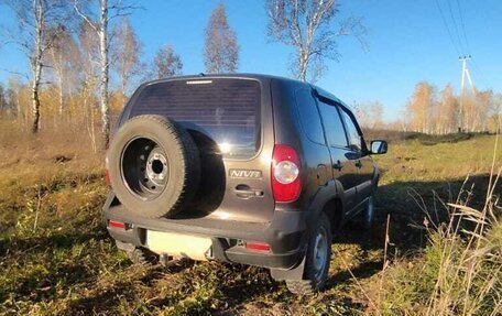 Chevrolet Niva I рестайлинг, 2015 год, 790 000 рублей, 10 фотография