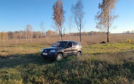 Chevrolet Niva I рестайлинг, 2015 год, 790 000 рублей, 23 фотография