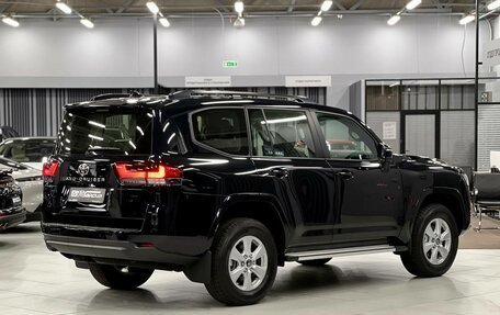 Toyota Land Cruiser, 2023 год, 13 000 000 рублей, 3 фотография