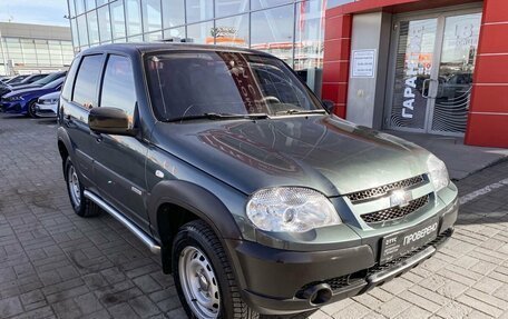 Chevrolet Niva I рестайлинг, 2015 год, 729 000 рублей, 3 фотография