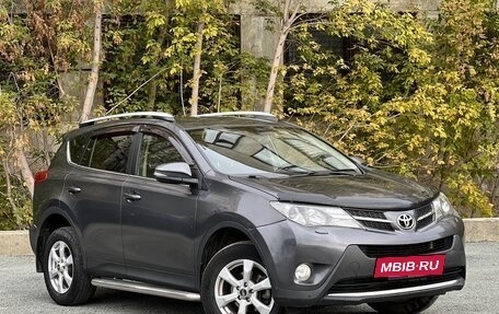 Toyota RAV4, 2014 год, 2 365 000 рублей, 2 фотография