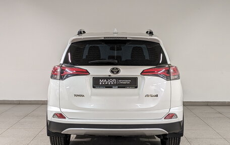 Toyota RAV4, 2019 год, 2 840 000 рублей, 6 фотография