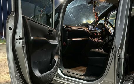 Toyota Noah III, 2014 год, 1 945 000 рублей, 11 фотография