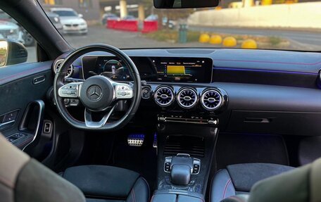 Mercedes-Benz CLA, 2019 год, 2 950 000 рублей, 4 фотография