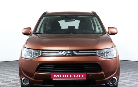 Mitsubishi Outlander III рестайлинг 3, 2012 год, 1 370 000 рублей, 2 фотография