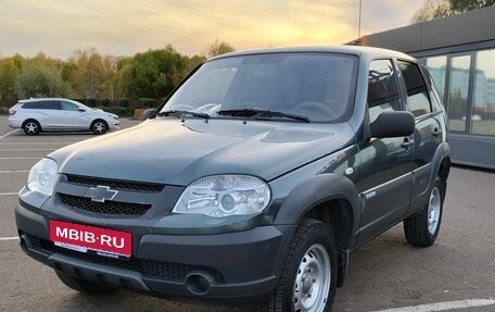 Chevrolet Niva I рестайлинг, 2011 год, 556 000 рублей, 1 фотография