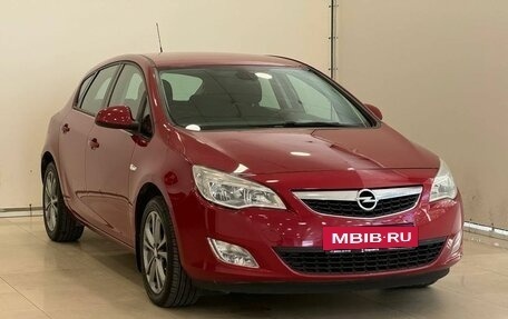 Opel Astra J, 2011 год, 915 000 рублей, 2 фотография