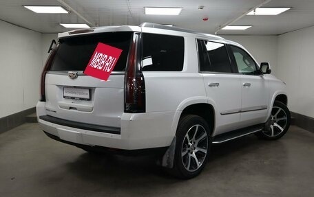 Cadillac Escalade IV, 2016 год, 3 999 000 рублей, 2 фотография