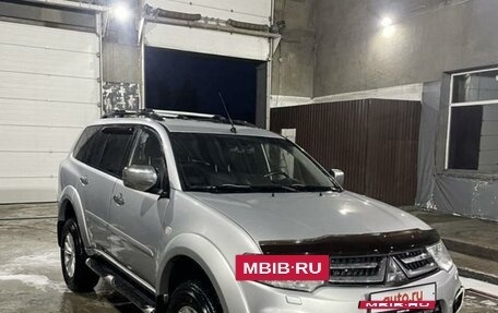 Mitsubishi Pajero Sport II рестайлинг, 2014 год, 2 350 000 рублей, 2 фотография