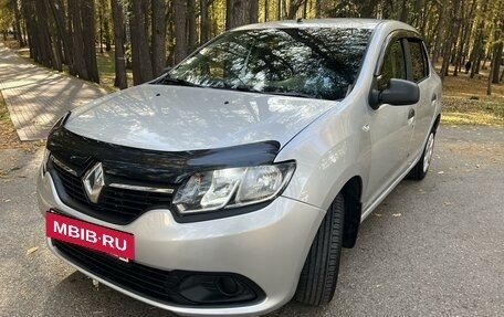 Renault Logan II, 2018 год, 590 000 рублей, 2 фотография