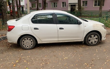 Renault Logan II, 2018 год, 650 000 рублей, 7 фотография