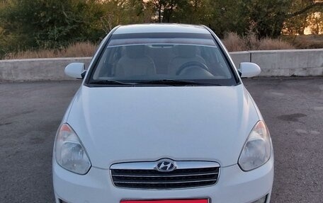 Hyundai Verna II, 2009 год, 550 000 рублей, 2 фотография