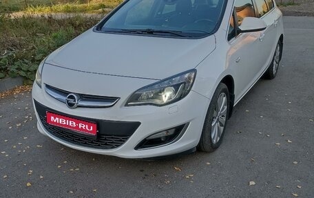 Opel Astra J, 2014 год, 1 500 000 рублей, 1 фотография