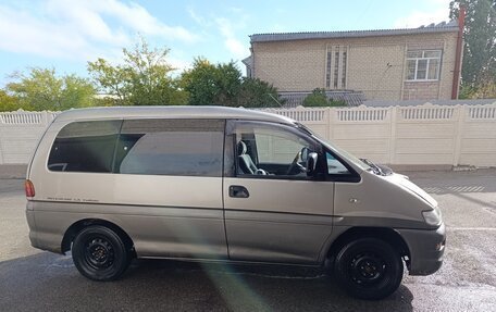 Mitsubishi Delica IV, 1998 год, 550 000 рублей, 2 фотография