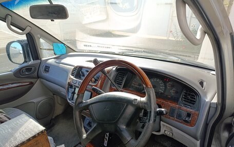 Mitsubishi Delica IV, 1998 год, 550 000 рублей, 3 фотография