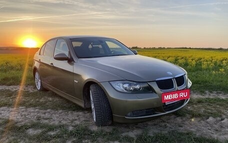 BMW 3 серия, 2007 год, 700 000 рублей, 2 фотография